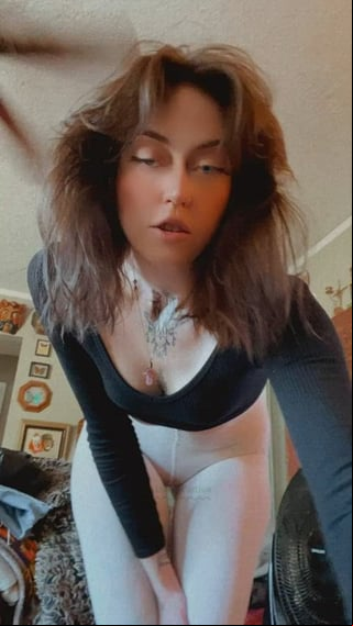 Does my butt look good through white tights?
